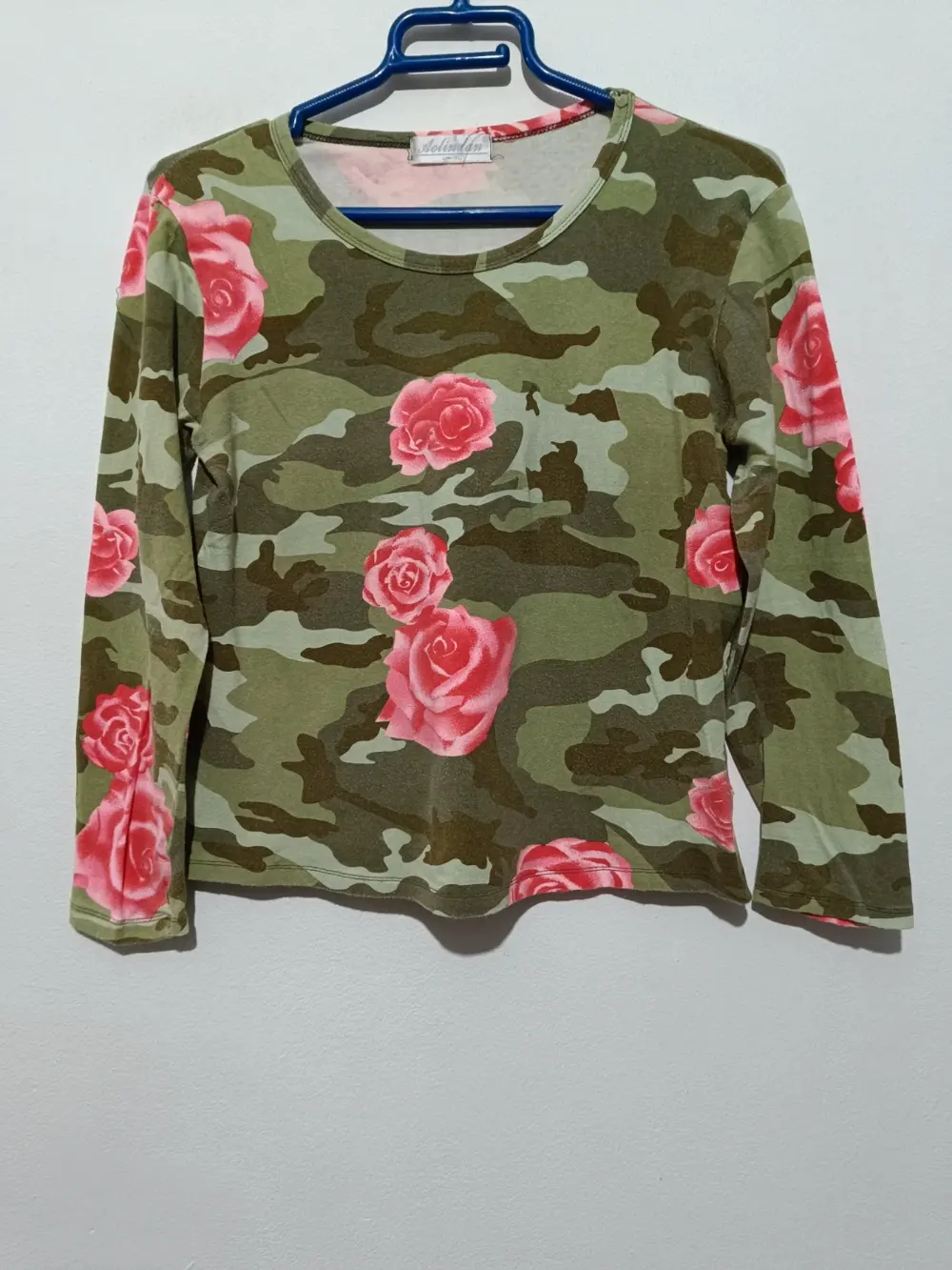Camiseta estampada con rosas talla L/XL ver medidas