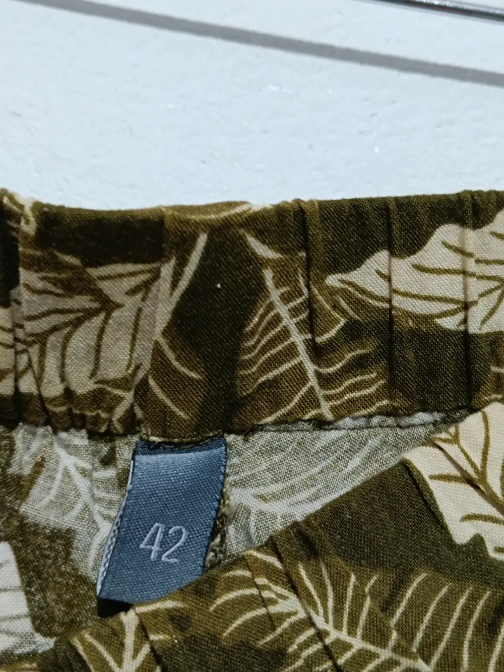 Pantalon estampado hojas Zeeman talla 42 ver medidas, foto 2