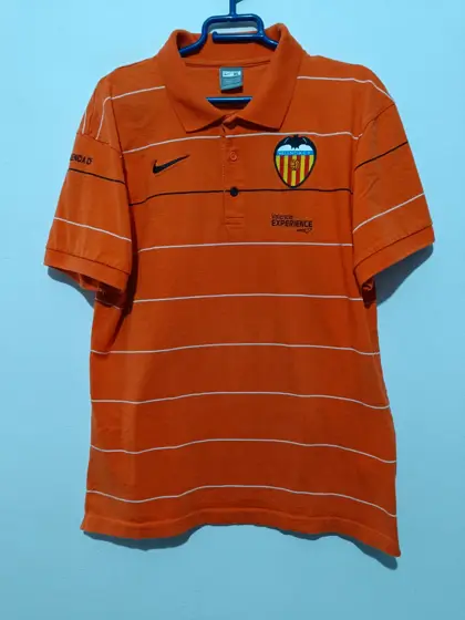Polo vintage Valencia FC Nike talla XL pero sirve para L ver medidas