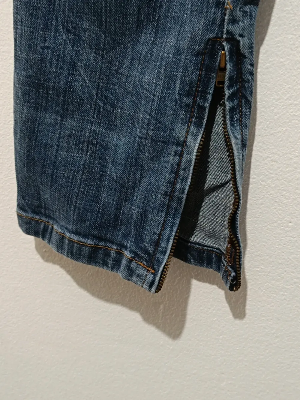 Pantalon vaquero Gestuz talla 29/34 sirve para M ver medidas, foto 2