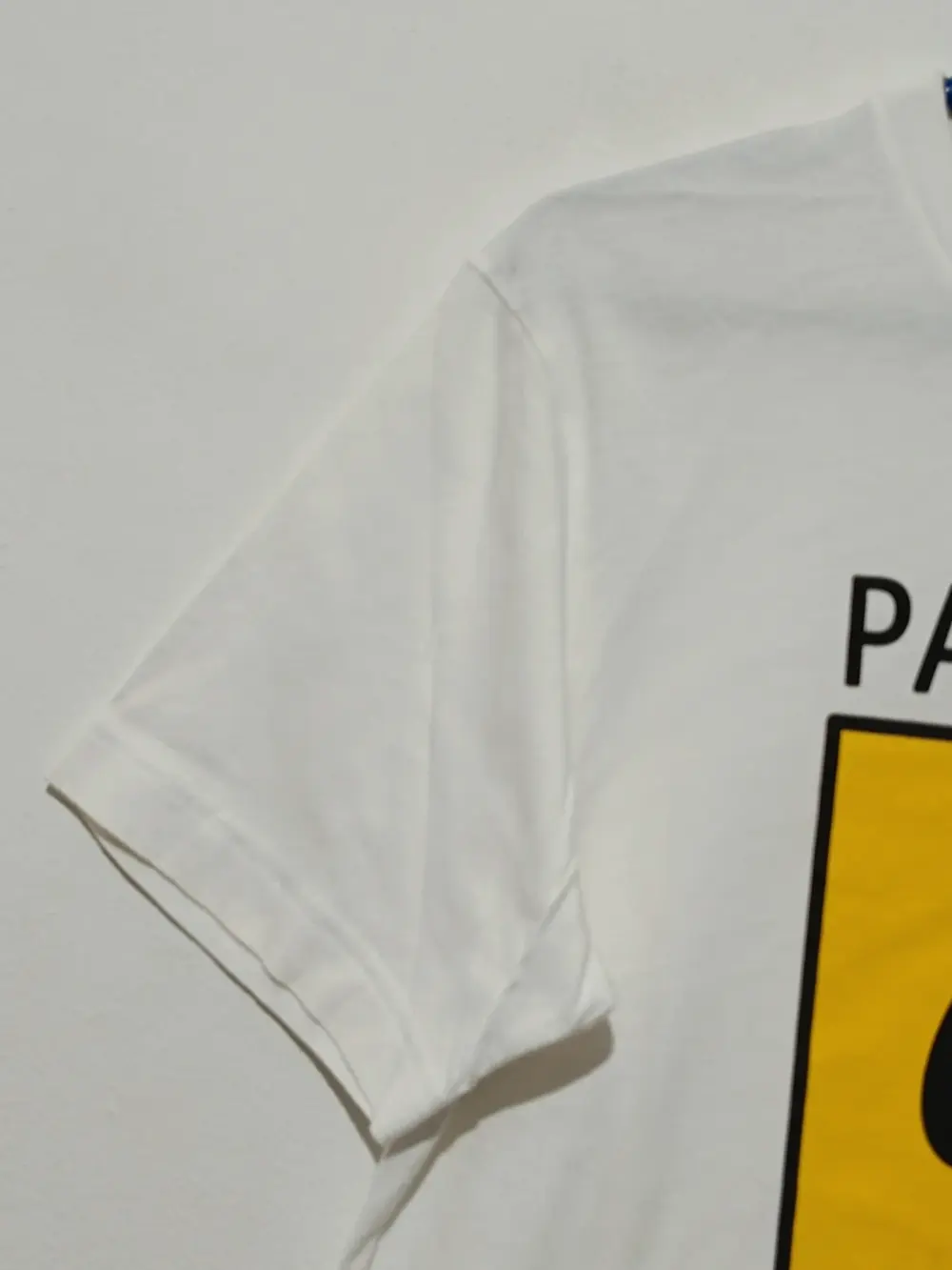 Camiseta manga corta Passionate Chimmy BTS BT21 colección Uniqlo talla XS sirve para S ver medidas, foto 3