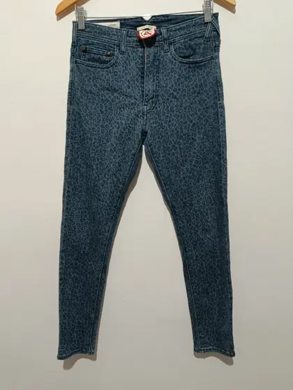 Pantalon vaquero leopardo Cycle talla 27 Sirve para S ver medidas