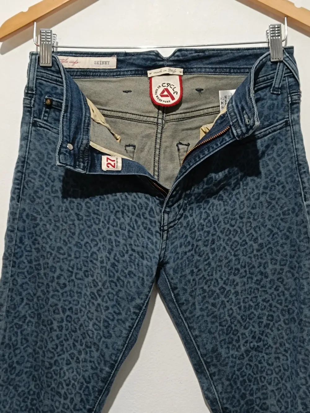 Pantalon vaquero leopardo Cycle talla 27 Sirve para S ver medidas, foto 4