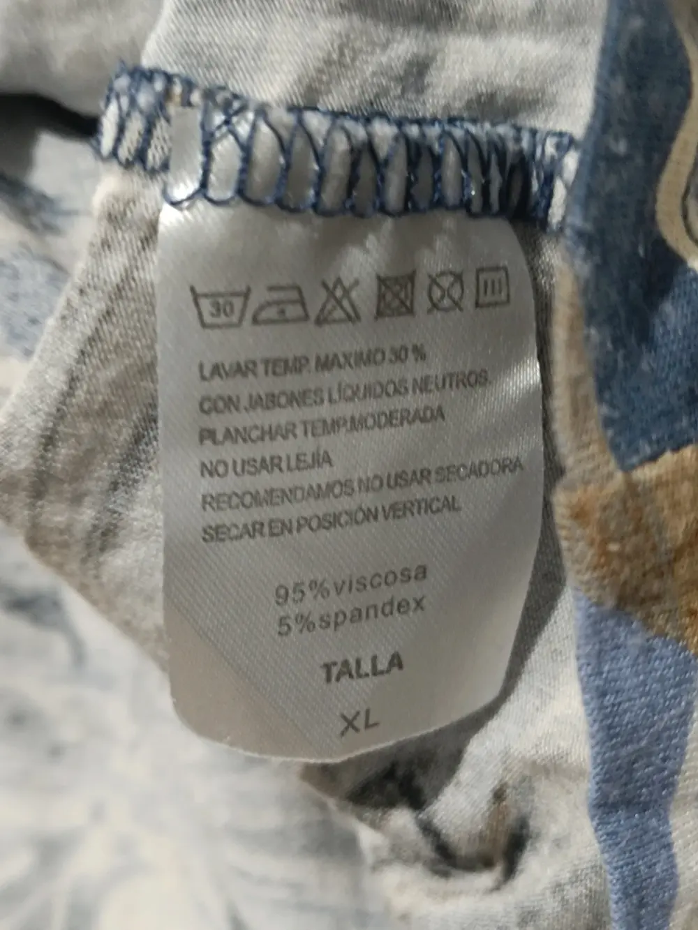 Camiseta estampada manga larga tienda local talla XL, foto 2