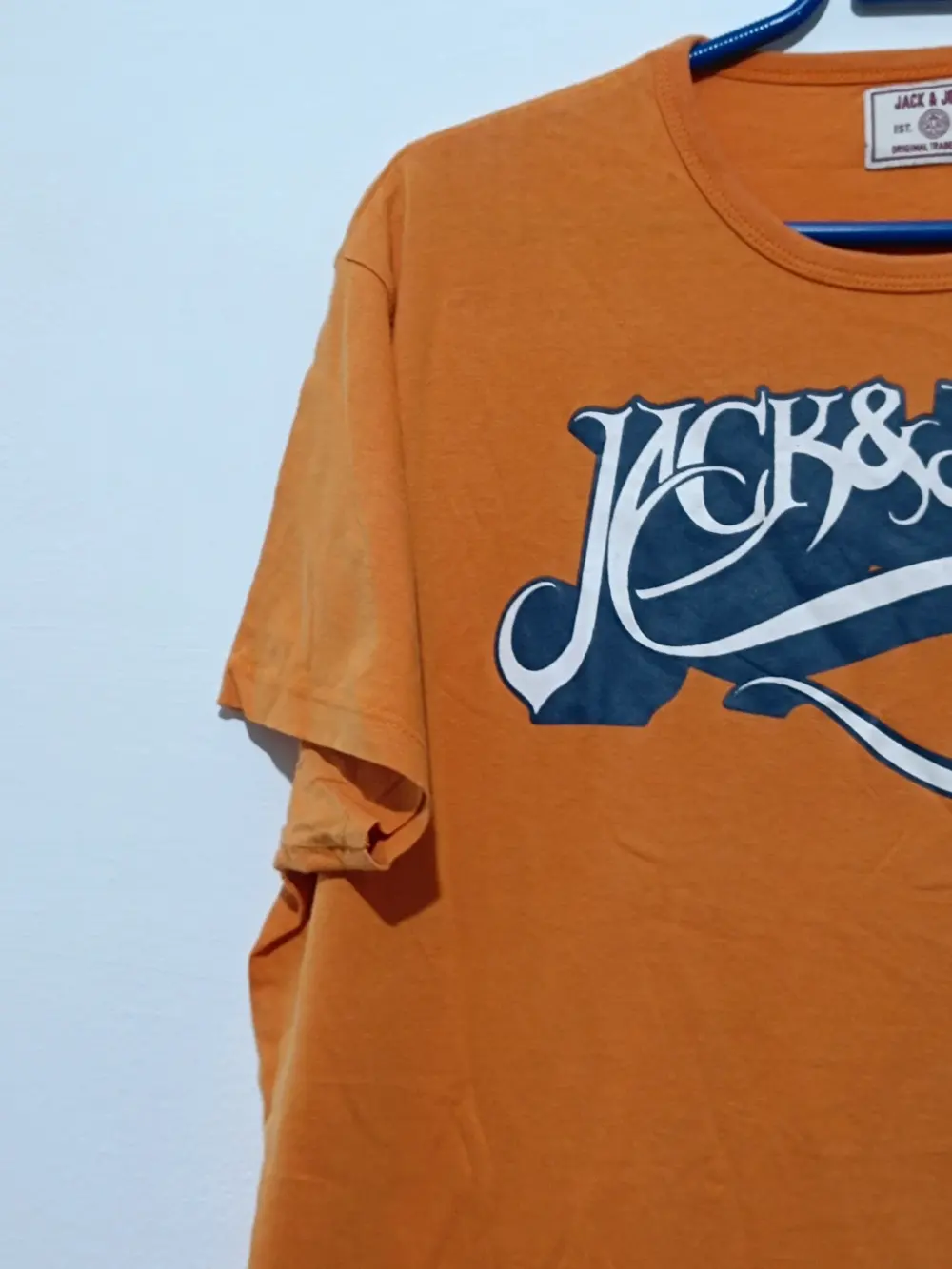 Camiseta manga corta Jack & Jones talla XL sirve para L ver medidas, foto 3
