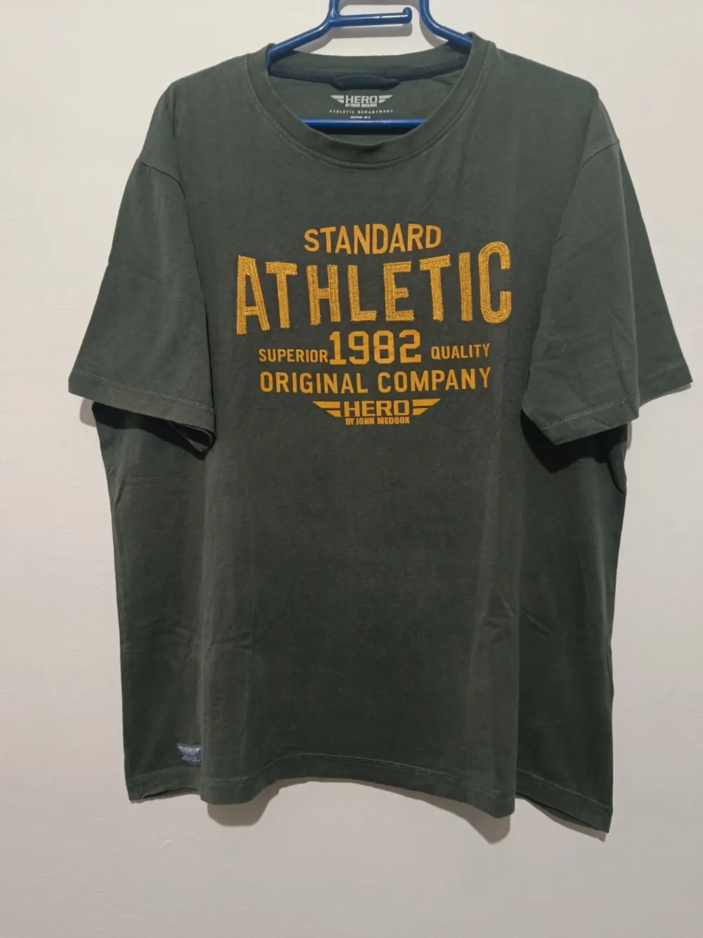Camiseta manga corta Standard Athletic Hero by Jonh Medoox talla XL