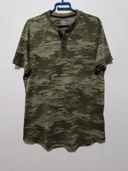 Camiseta manga corta estilo militar Hollister must-have talla L sirve para M ver medidas