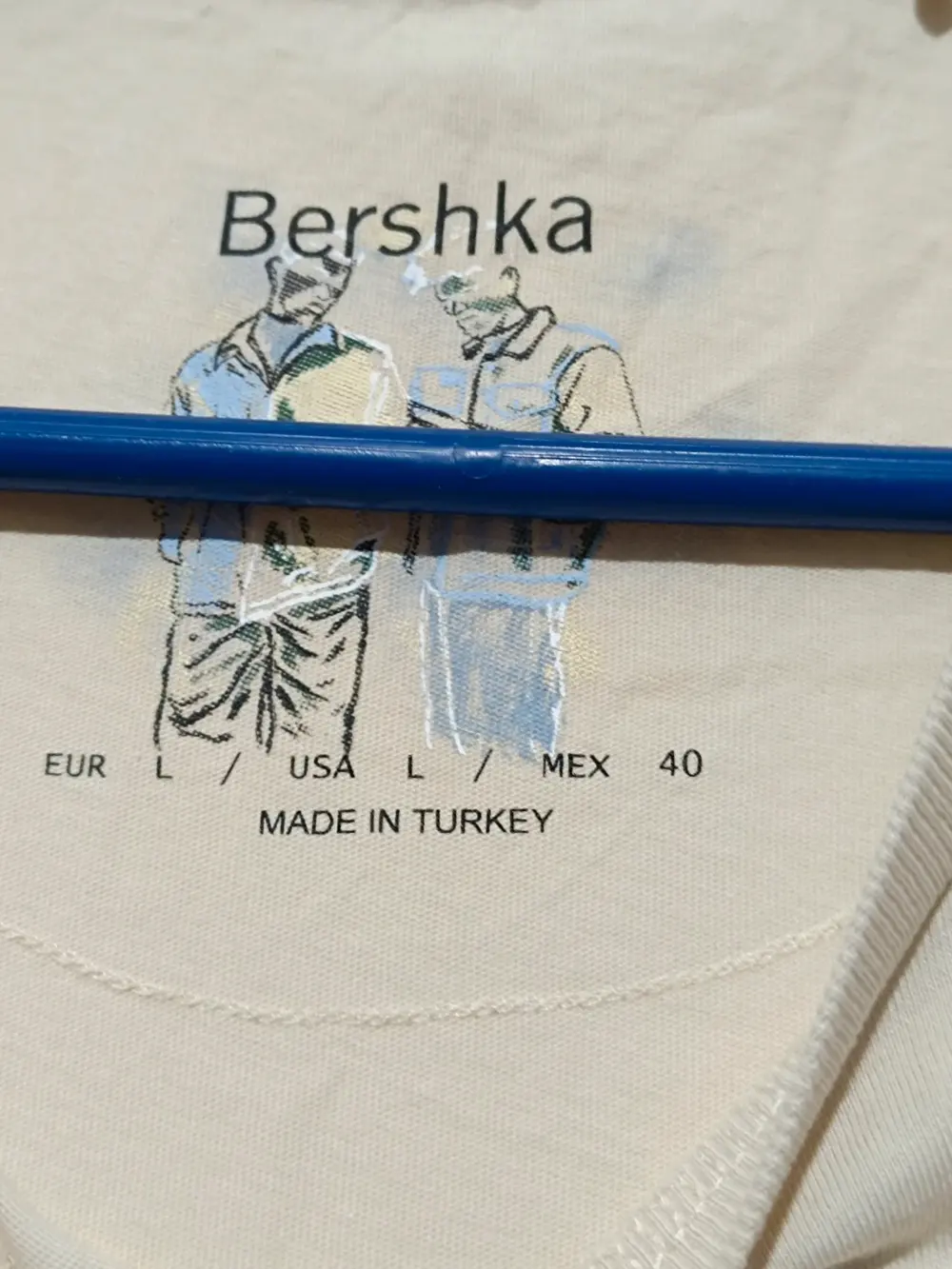 Camiseta estampada Bershka talla L, foto 2
