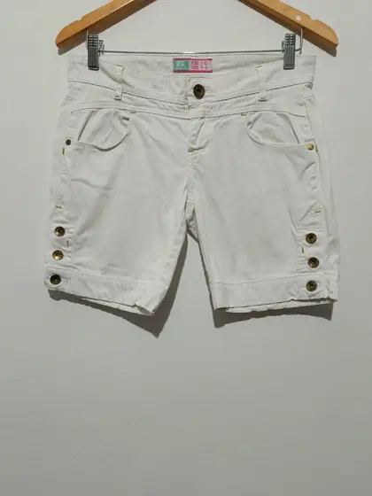 Pantalon corto short vaquero Bershka talla 38 ver medidas