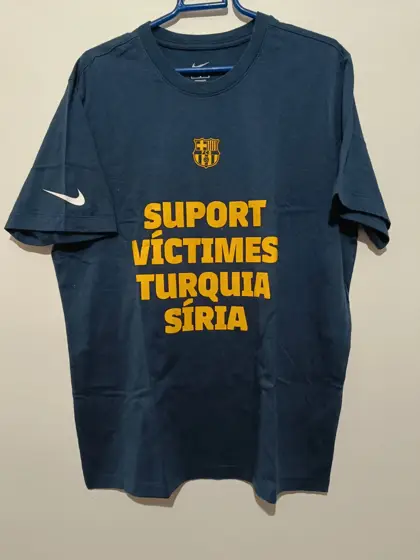 Camiseta FC Barcelona Soporte Victimas Turquía y Siria talla L Nike