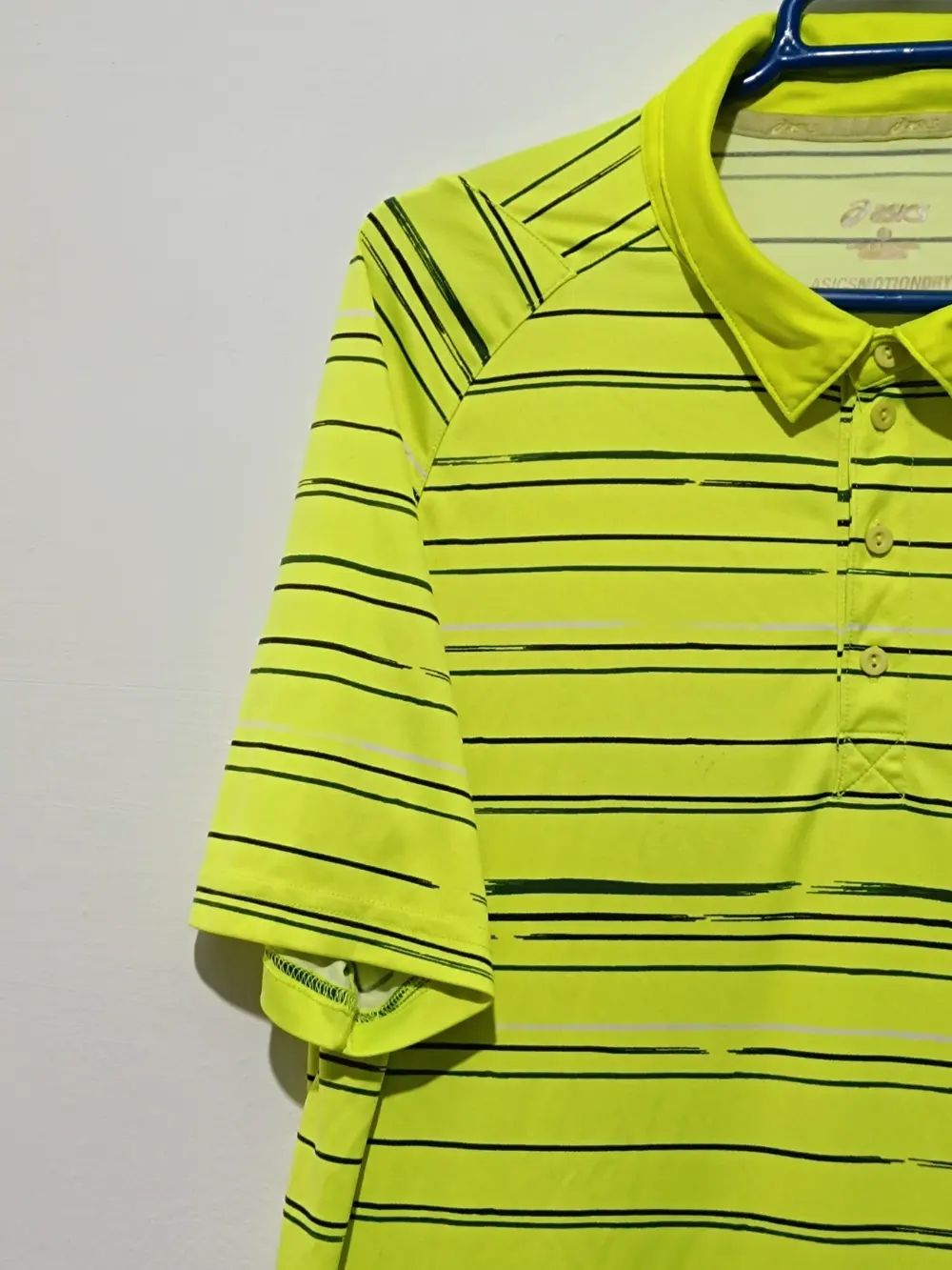 Polo Asics Graphic amarillo bela Motiondry talla L ver medidas, foto 3