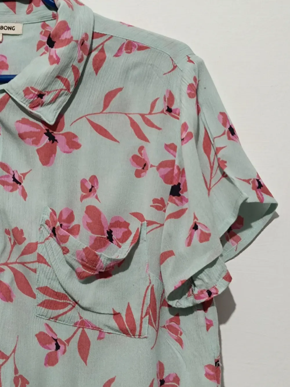 Camisa Billabong estampado floral talla XS sirve para S ver medidas, foto 2