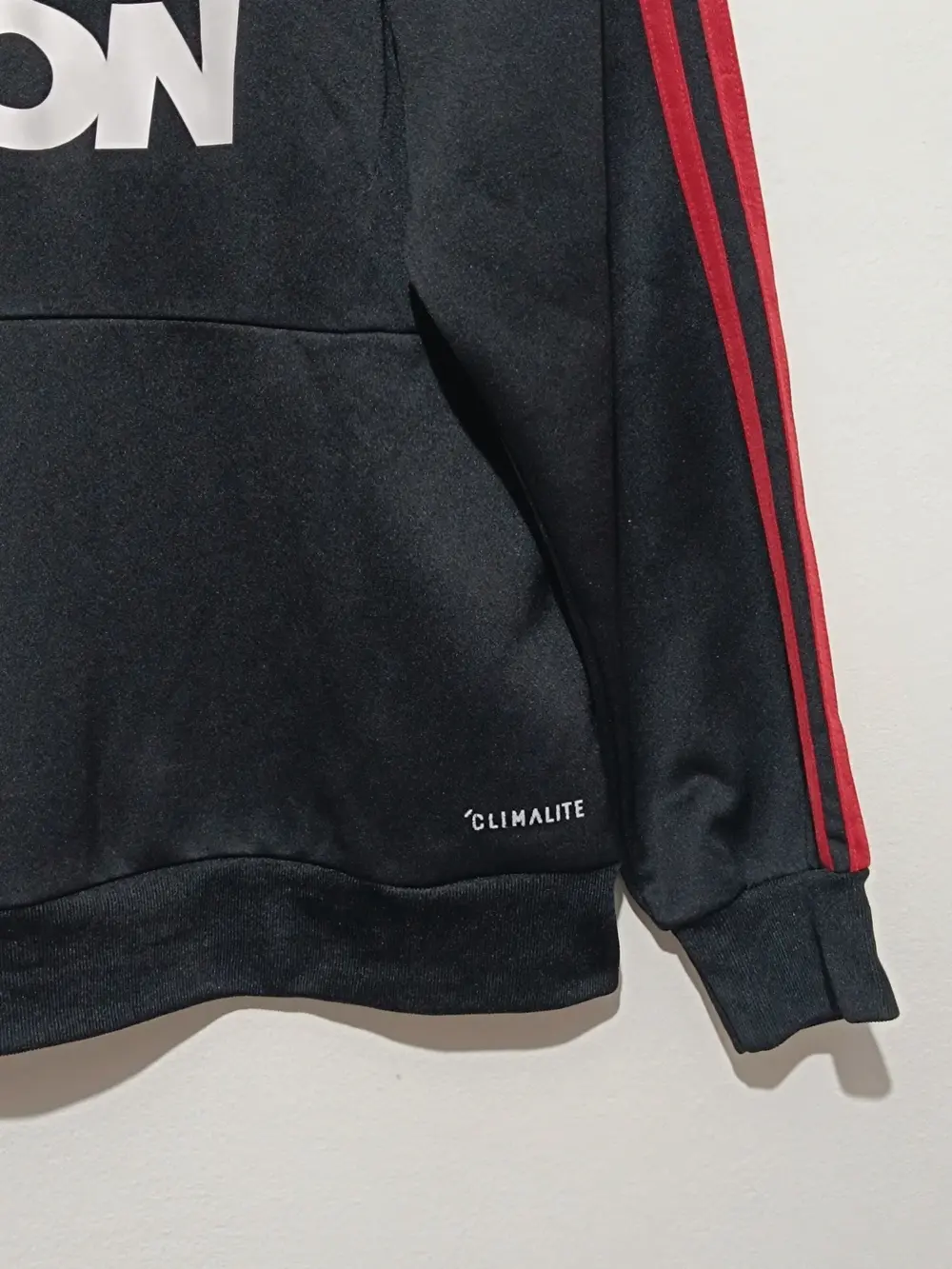 Sudadera Manchester United Adidas talla L sirve para M ver medidas, foto 2