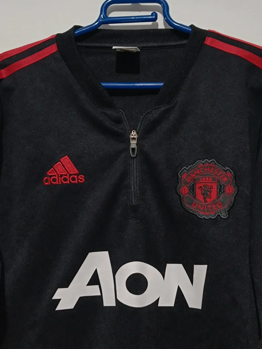 Sudadera Manchester United Adidas talla L sirve para M ver medidas, foto 4