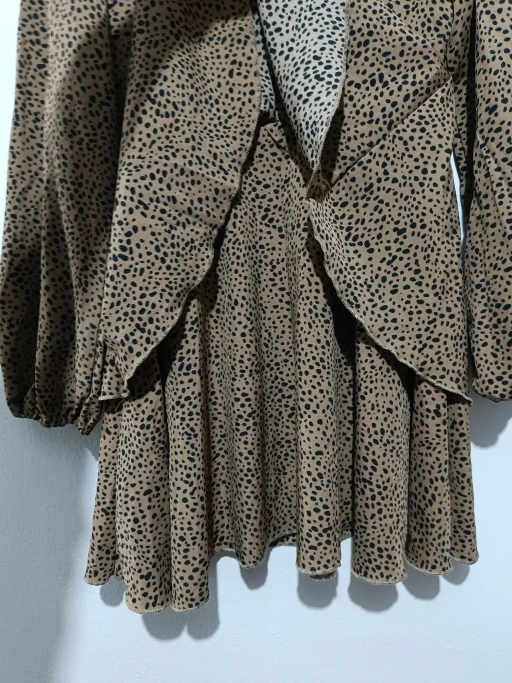 Vestido a topos estilo animal con volantes en falda Shein talla XS, foto 2
