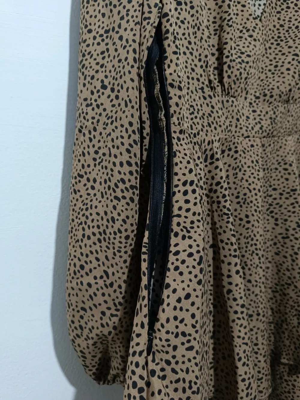 Vestido a topos estilo animal con volantes en falda Shein talla XS, foto 4