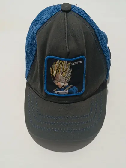 Gorra Trucker Dragon Ball Z Vegeta Saiyan Capslab talla única ajustable adulto unisex