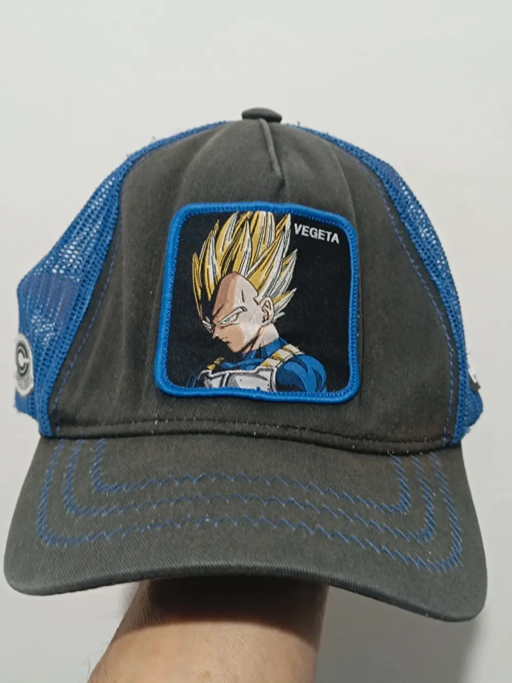 Gorra Trucker Dragon Ball Z Vegeta Saiyan Capslab talla única ajustable adulto unisex, foto 2