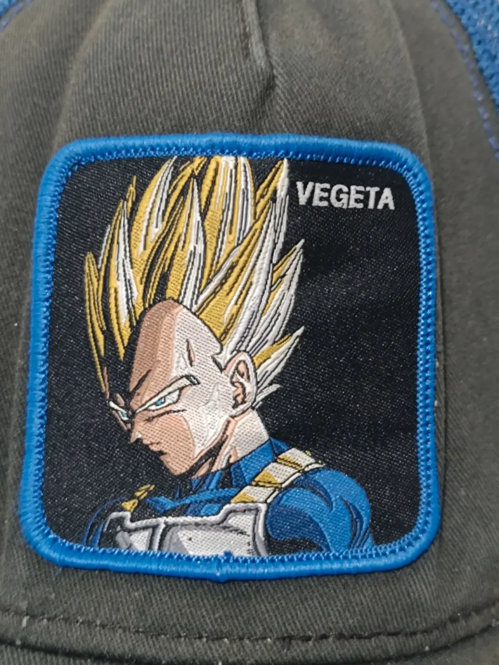 Gorra Trucker Dragon Ball Z Vegeta Saiyan Capslab talla única ajustable adulto unisex, foto 3