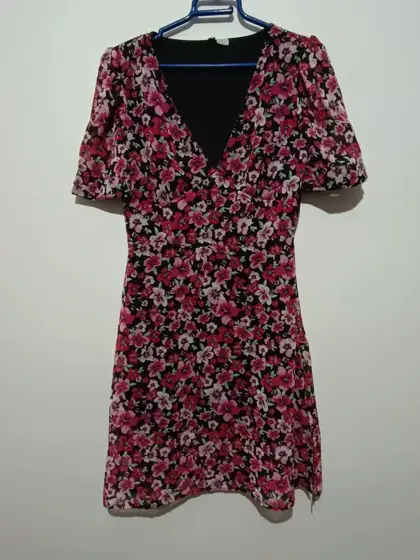 Vestido de verano estampado floral Casual Divided by H&M talla S