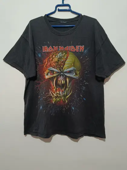 Camiseta vintage Iron Maiden final frontier tour USA 2010 Hanes talla L sirve para XL ver medidas