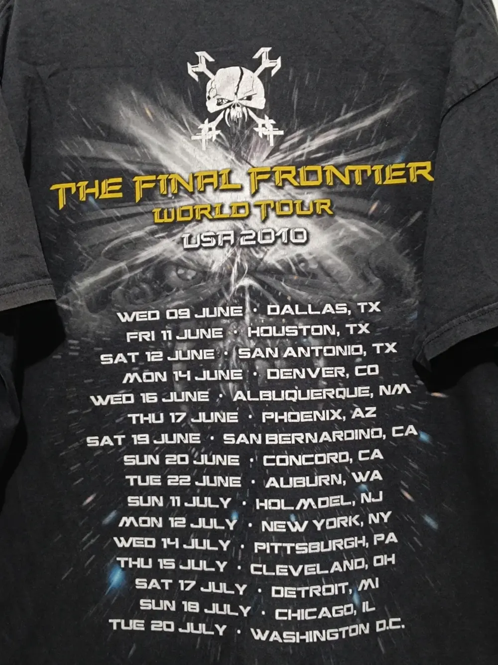 Camiseta vintage Iron Maiden final frontier tour USA 2010 Hanes talla L sirve para XL ver medidas, foto 4