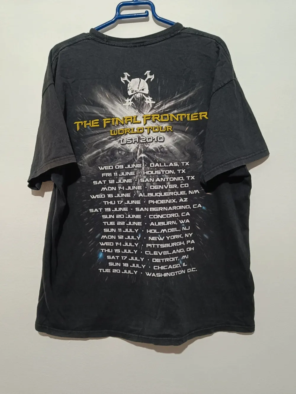 Camiseta vintage Iron Maiden final frontier tour USA 2010 Hanes talla L sirve para XL ver medidas, foto 5