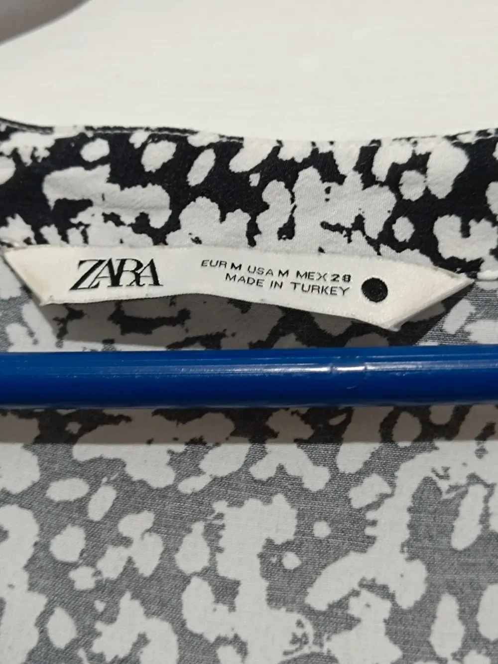 Vestido Zara blanco y negro estampado leopardo talla M, foto 4