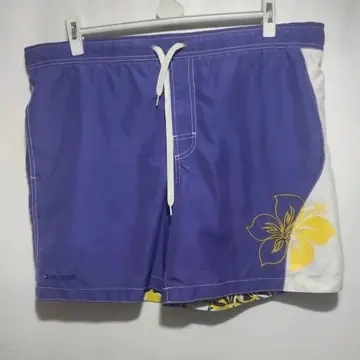 Bañador Tommy Hilfiguer Talla L y sirve para XL ver medidas