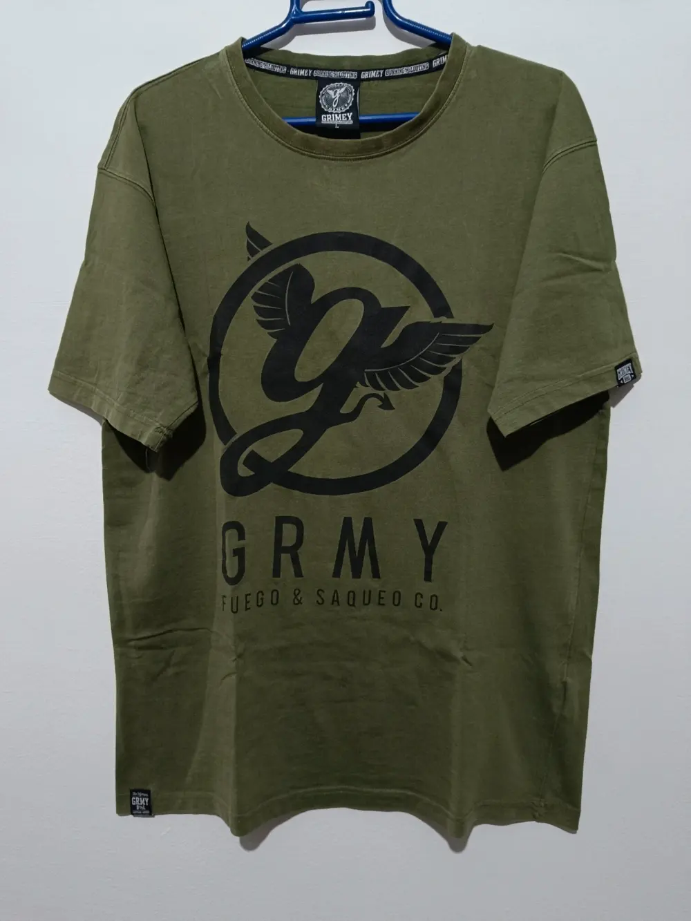 Camiseta manga corta Grimey fuego y saqueo verde militar talla L