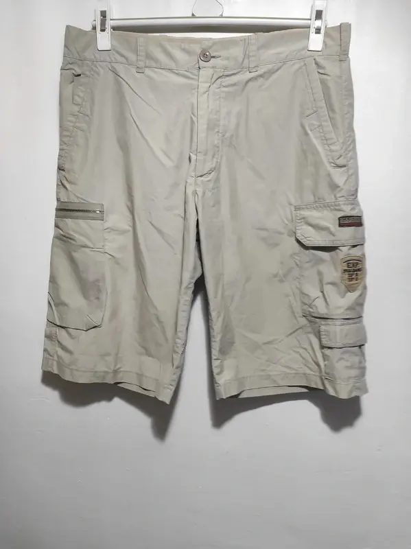 Pantalon corto cargo Napapijri talla 48 pero es una 42