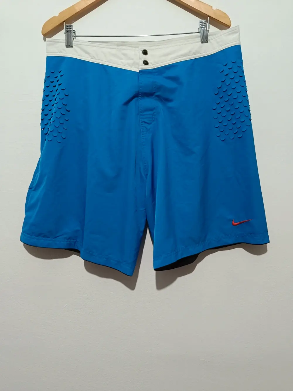 Pantalon corto Nike Swoosh talla L sirve para XL ver medidas