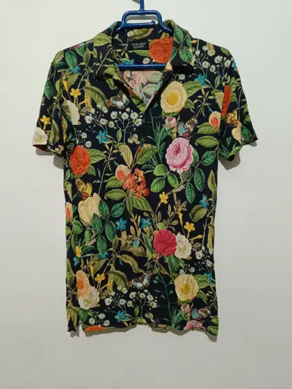 Camiseta estampada manga corta con flores Zara man talla S
