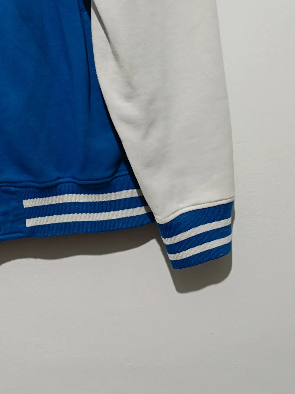 Chaqueta universitaria LA Dodgers Majestic talla XL sirve para L ver medidas, foto 2