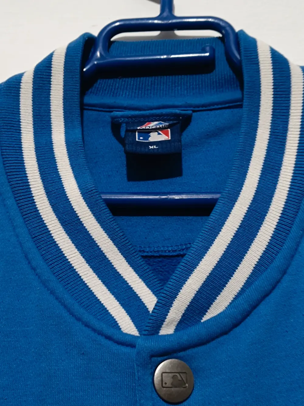 Chaqueta universitaria LA Dodgers Majestic talla XL sirve para L ver medidas, foto 3