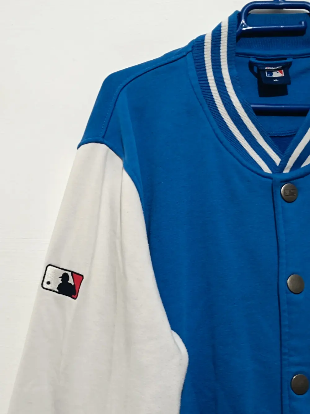 Chaqueta universitaria LA Dodgers Majestic talla XL sirve para L ver medidas, foto 4