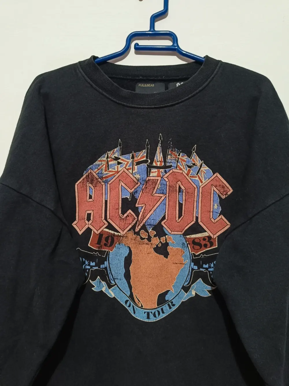 Sudadera AC/DC Pull & Bear talla S, foto 2