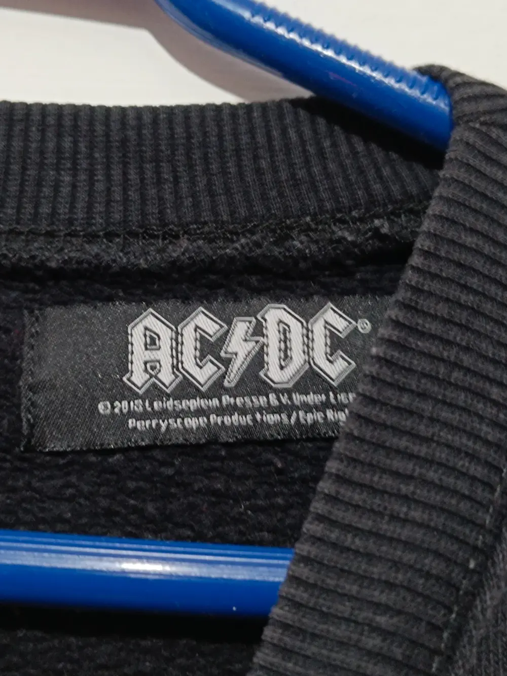Sudadera AC/DC Pull & Bear talla S, foto 3