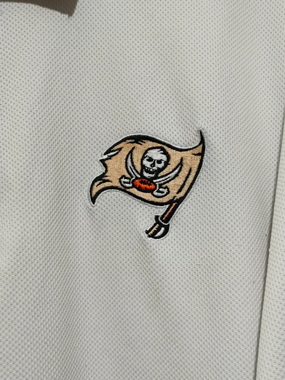 Polo vintage Adidas NFL Tampa by Buccaneers talla L sirve para XL ver medidas, foto 4