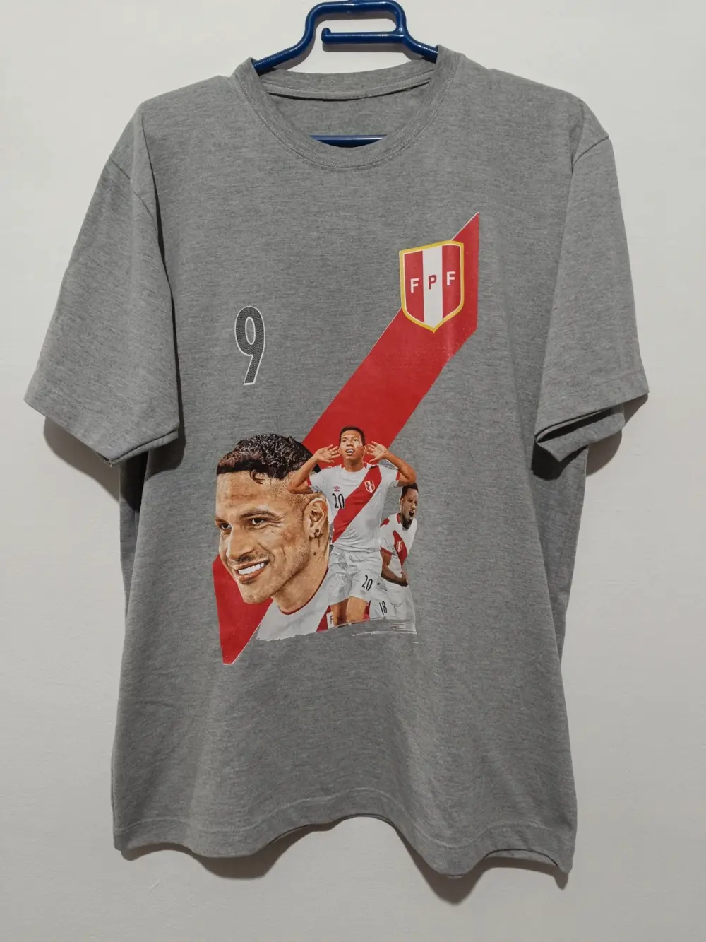 Camiseta Selección de Perú 9 jugadores talla M/L ver medidas