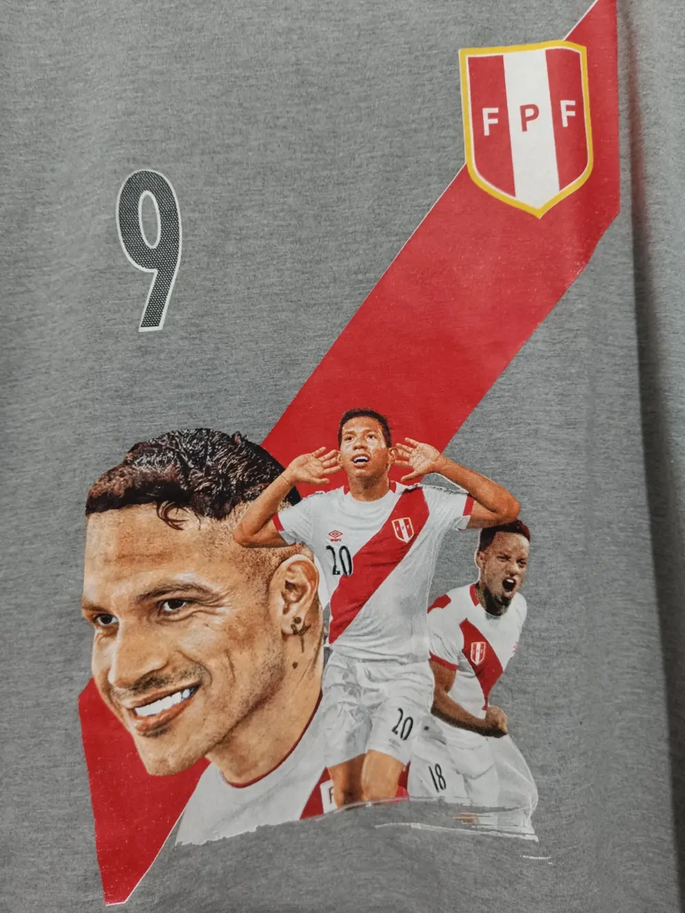 Camiseta Selección de Perú 9 jugadores talla M/L ver medidas, foto 2