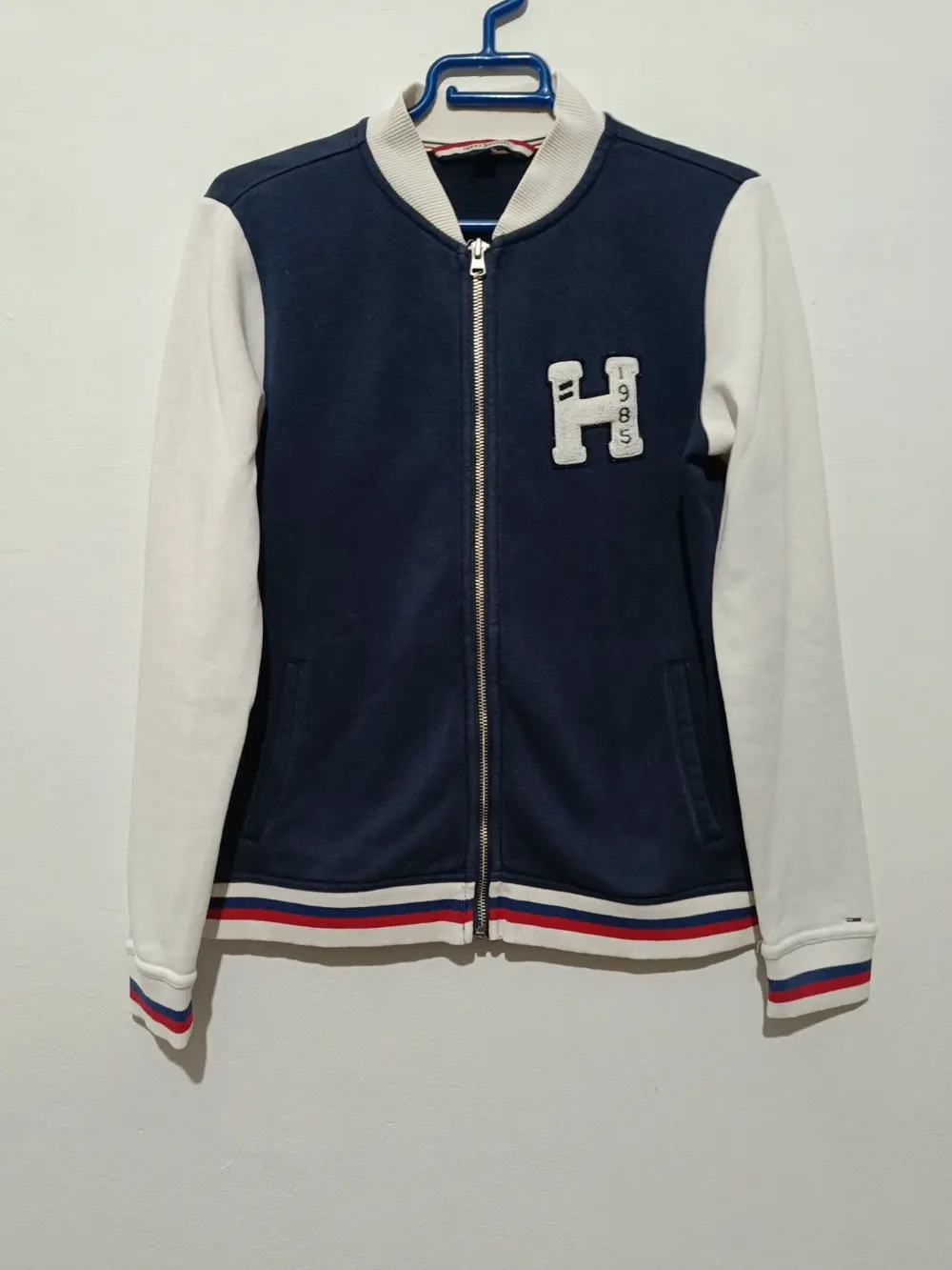 Sudadera Tommy Hilfiger talla S unisex ver medidas