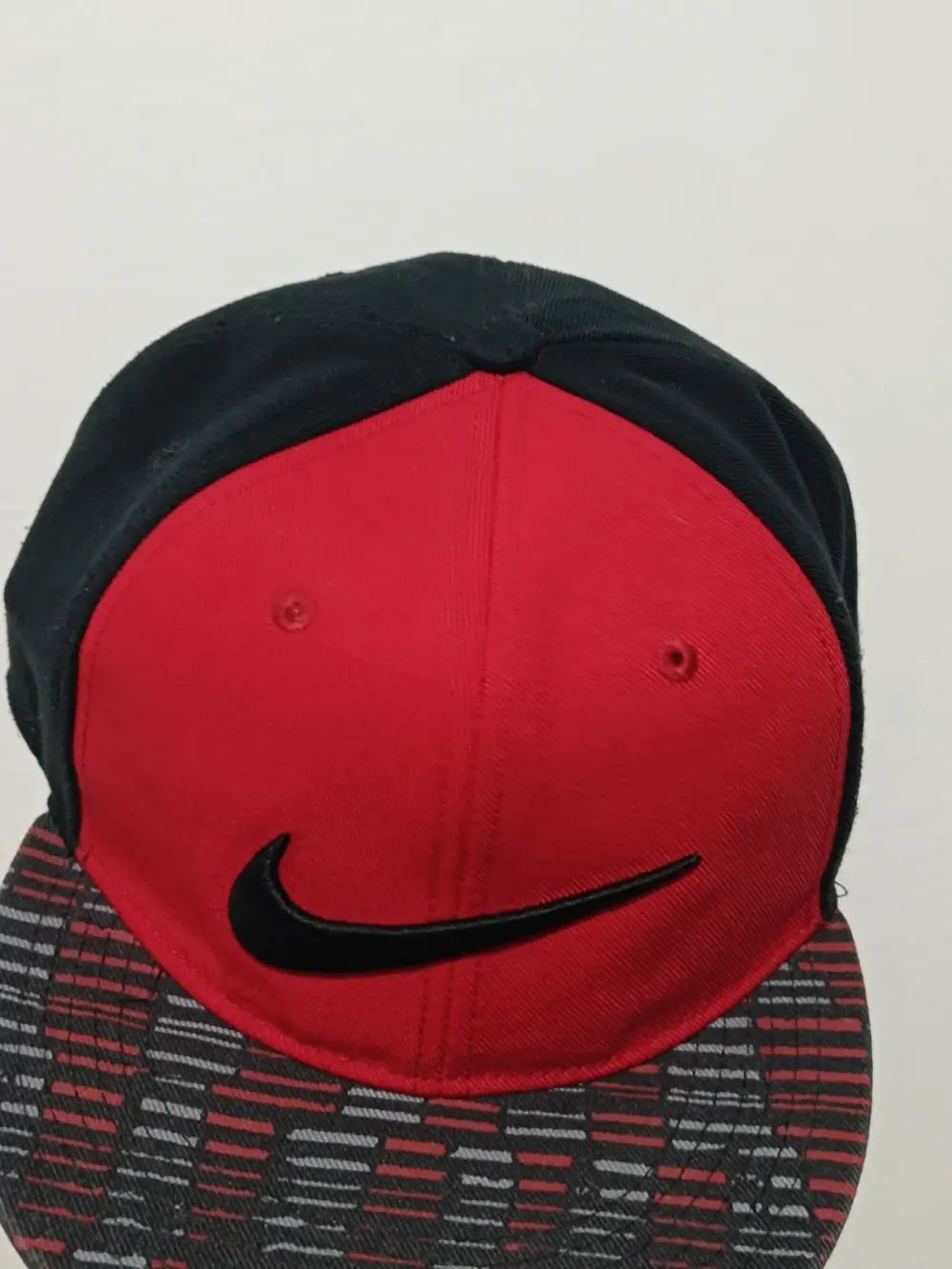 Gorra vintage negra y roja Nike true talla única ajustable adulto unisex, foto 2