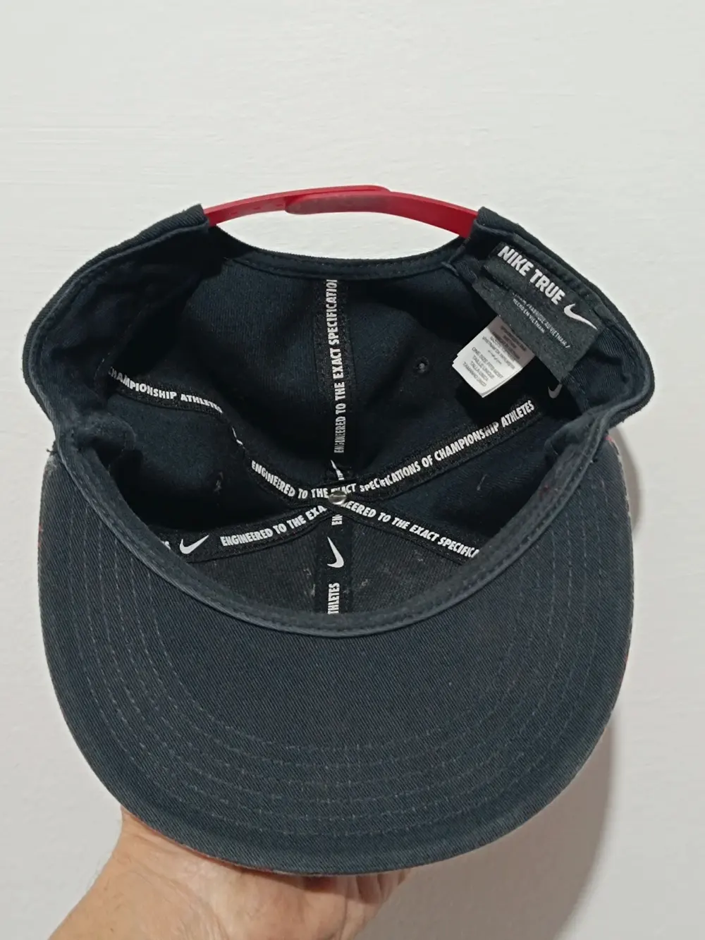 Gorra vintage negra y roja Nike true talla única ajustable adulto unisex, foto 4