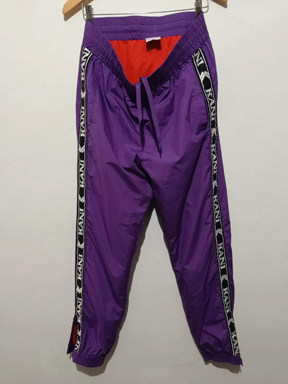 Pantalon morado Chandal Karl kani talla L, foto 2