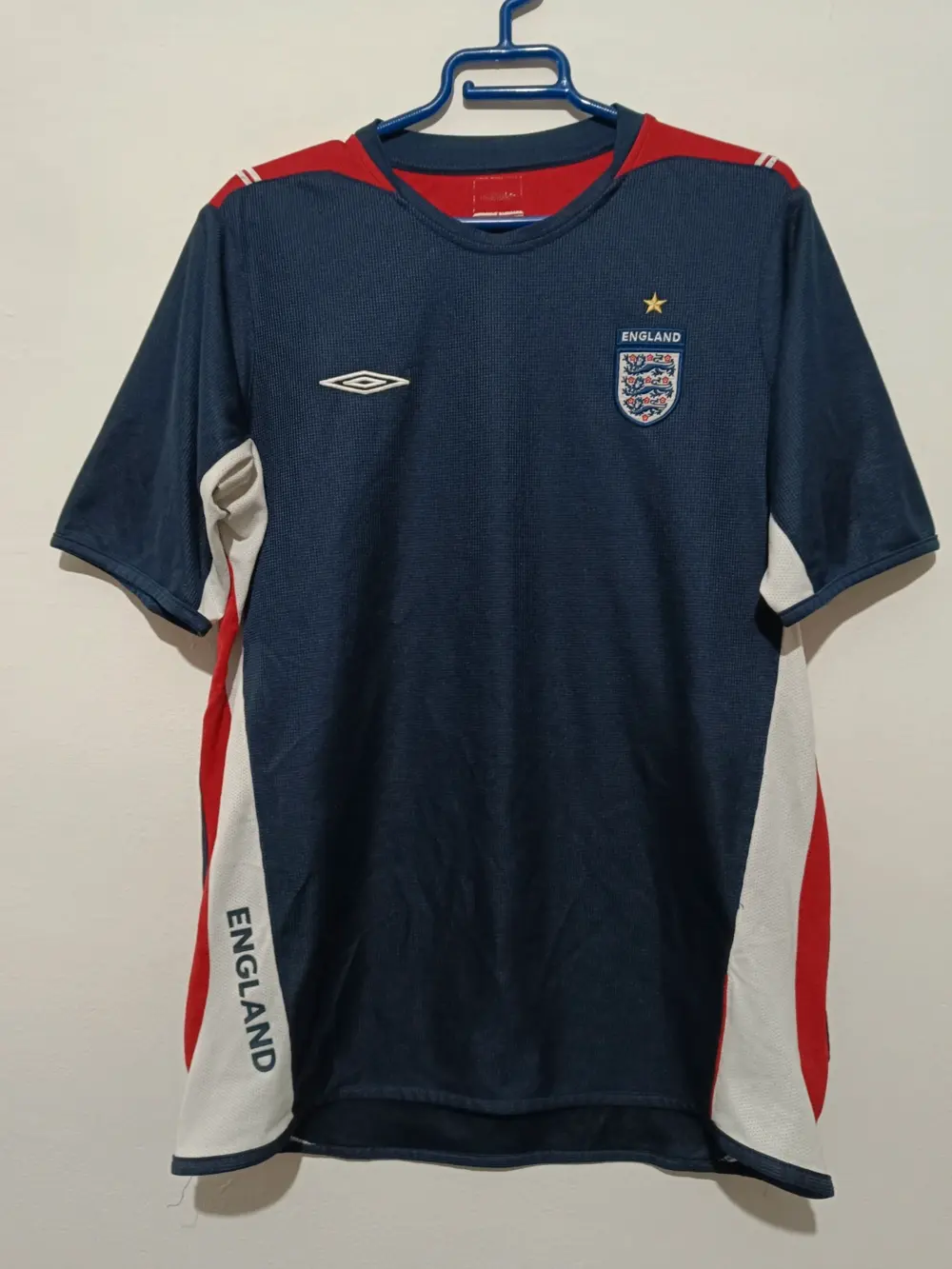 Camiseta vintage Umbro England años 2000 talla M