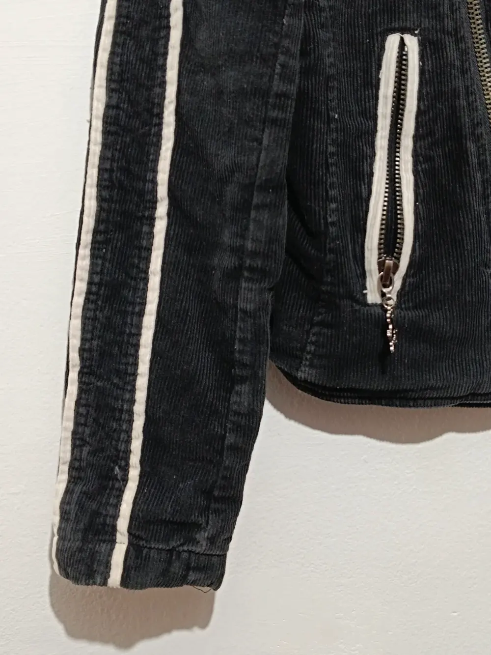 Chaqueta negra vintage Lois Russel talla 2 equivale a una S ver medidas, foto 5