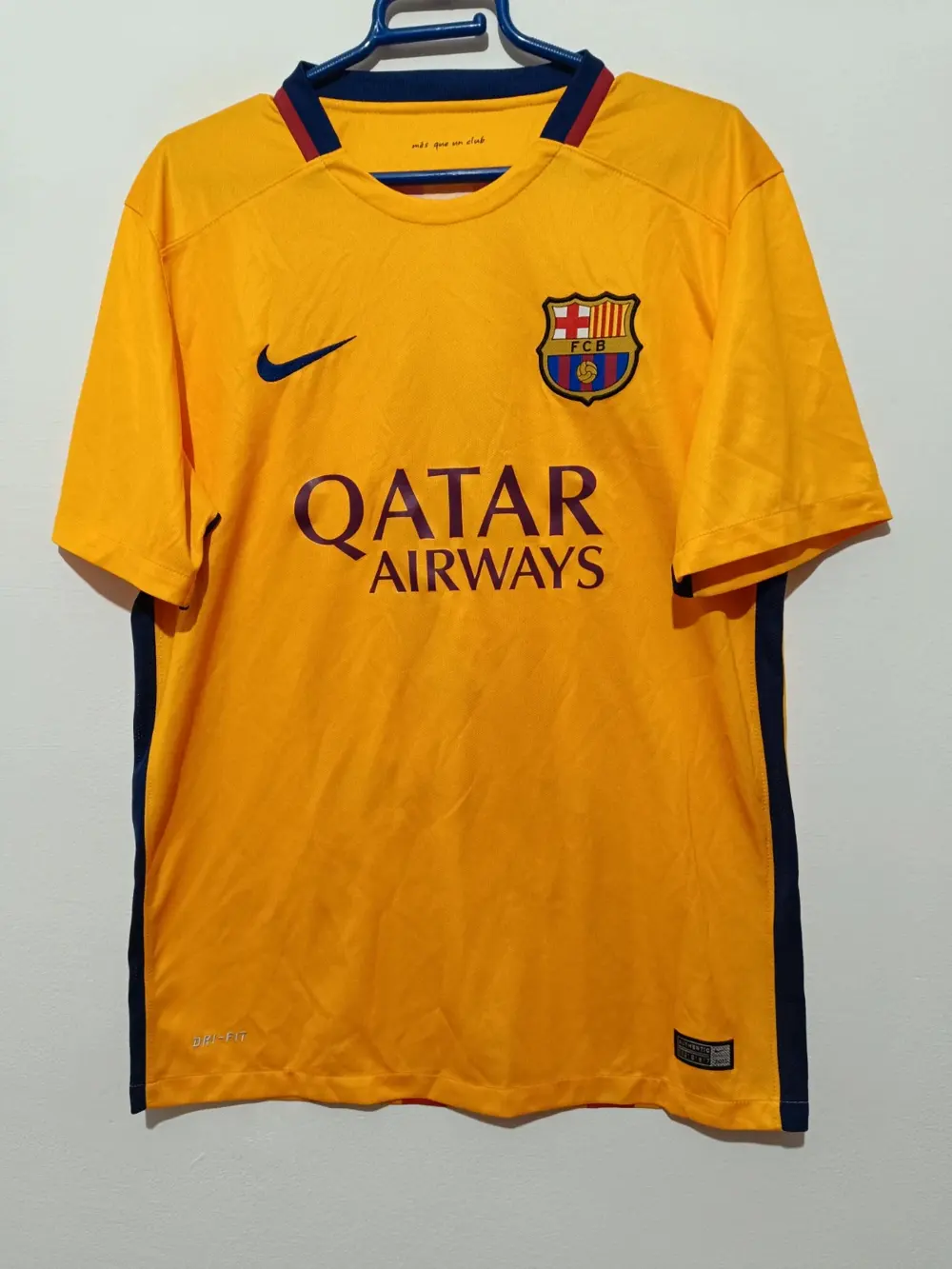 Camiseta FC Barcelona temporada 15/16 número 5 Nike talla M