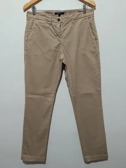 Pantalon Gant talla 40 sirve para M ver medidas