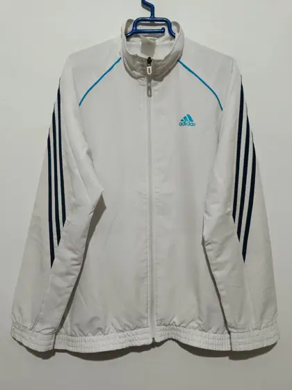 Chaqueta chandal Adidas logo talla S sirve para M ver medidas